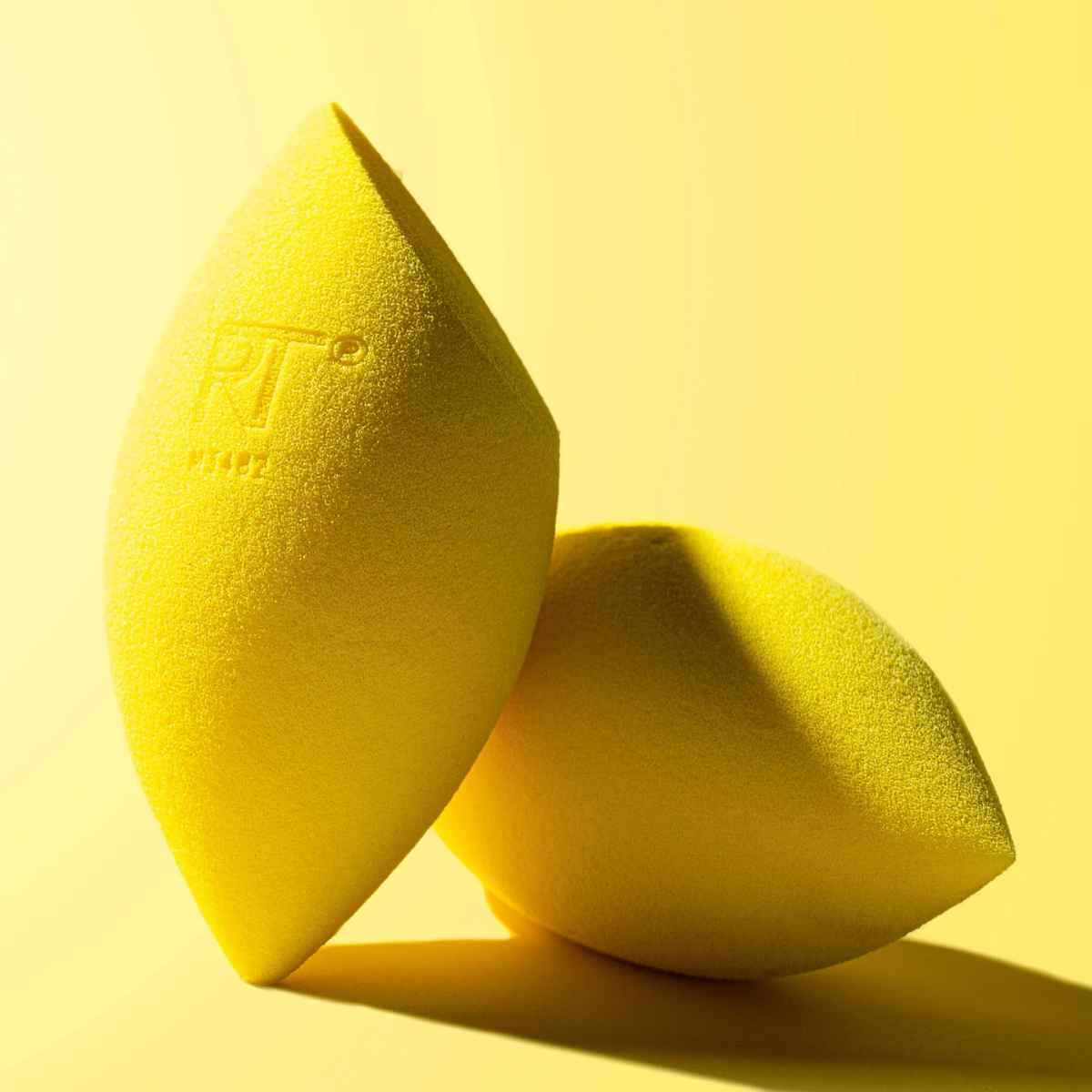 Bộ 2 Miếng Mút Che Khuyết Điểm RT Real Techniques Miracle Concealer Sponge Duo 0093